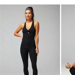 Fabletics Twist Front Oasis jumpsuit 7/8 Black VGUC